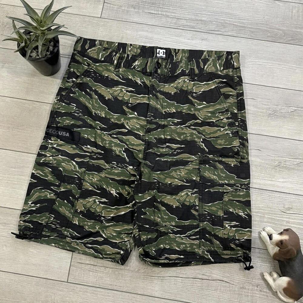 Y2K DC Shoes Camo Cargo Shorts Mens 34 Skate Streetwear Utility Ripstop Skater
